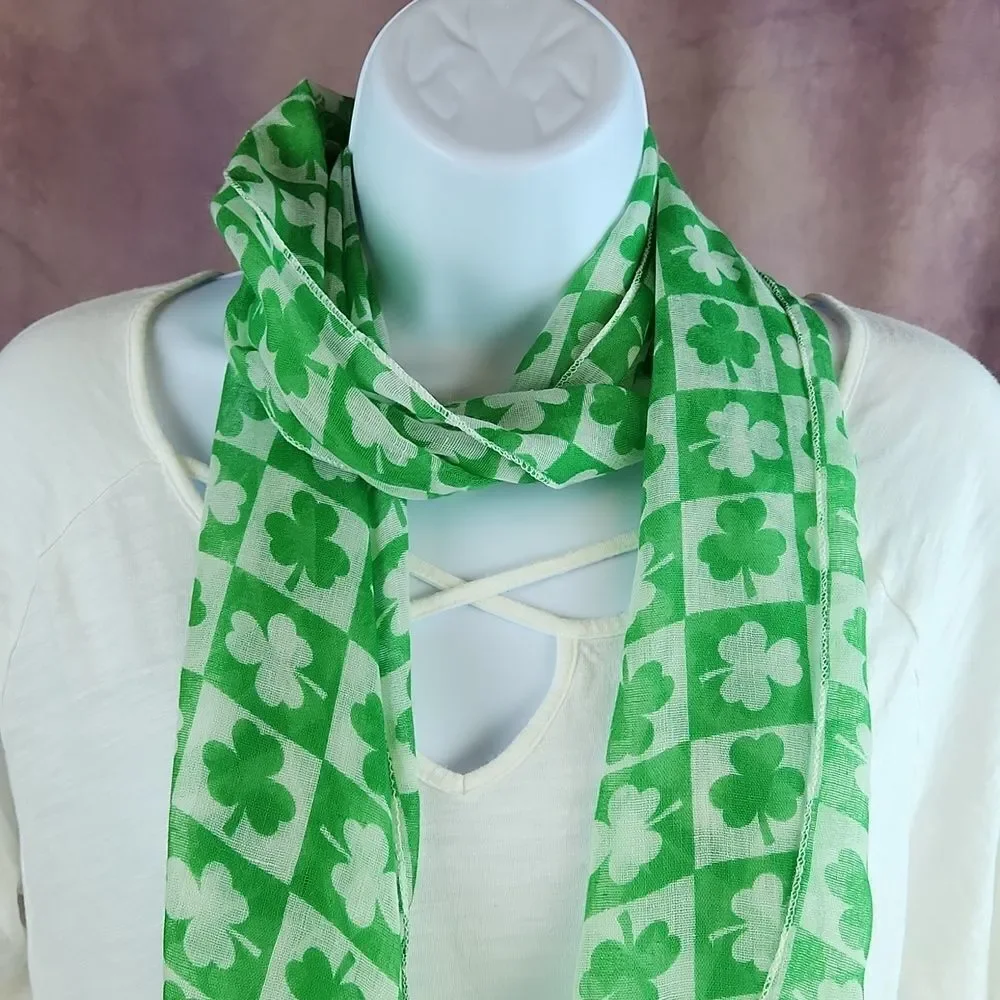 🔺️Green & White Four Leaf Clover Lightweight Scarf